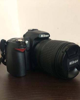 Nikon D90 con Kit lensa
