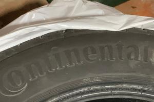 Gomme estive Continental 215/55 R 17V