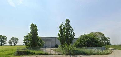 Capannone industriale a Terranova dei Passerini (L