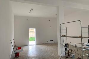 Magazzino con giardino