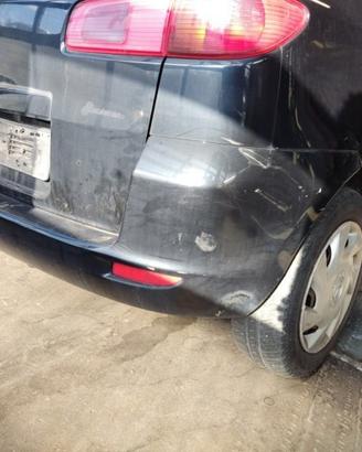 Paraurti posteriore MAZDA 2 del 2004