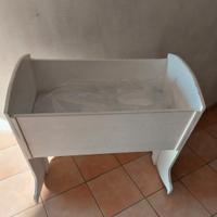 lettino a dondolo in legno 
