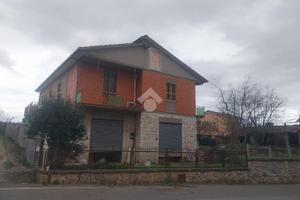 CASA SEMINDIPENDENTE A TERNI