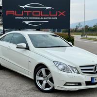 Mercedes-benz E 220 CDI AUTOM. Coupé BlueEFFICIENC