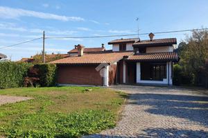 VILLA SINGOLA A FRONT
