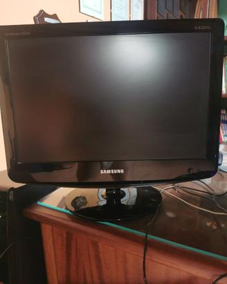 2 MONITOR NEC E 1 MONITOR TV DVB-T SAMSUNG + CAVI.
