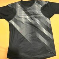 T-shirt Nike