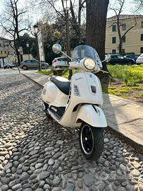 Vespa gts