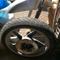 Componenti di motorini mobili quadri sedie telefon