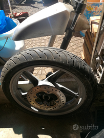 Componenti di motorini mobili quadri sedie telefon