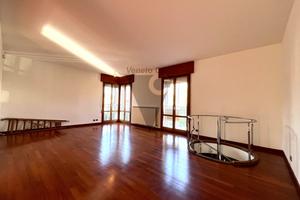 AMPIO E LUMINOSO APPARTAMENTO NEL CUORE DI MIRANO