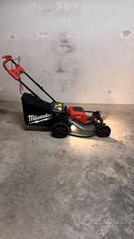 Taglia erba a batteria MILWAUKEE professionale