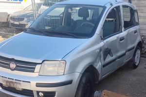 Panda del 2010 benzina metano rovinata laterale