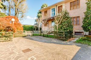 VILLA SINGOLA A BOLLATE