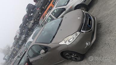 PEUGEOT 208 2012-2015 1.4 HDi 5 Porte