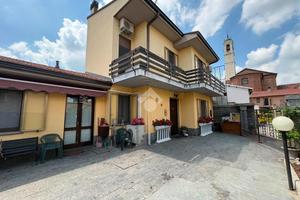 CASA INDIPENDENTE A CASSOLNOVO