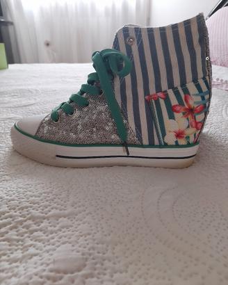 scarpe e canotta abbinata