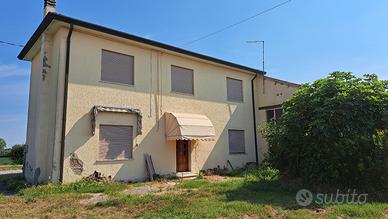 Casa con terreno da ristrutturare