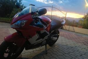 Honda CBR 600F del 2002 – solo 23.000 km –