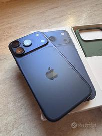 Iphone 17pro 256 gb blu + Cover originale