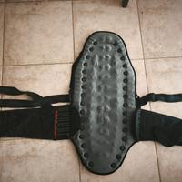 TUTA  CASCO GUANTI STIVALI PARASCHIENA