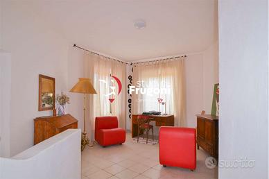 AMPIO TRILOCALE CON GARAGE