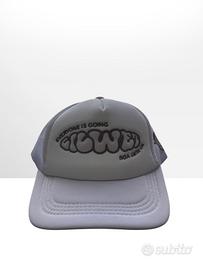 Cappello trucker stile streetwear