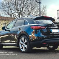 Suv sportivo 4x4 automatico 6 cilindri 