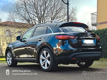 Suv sportivo 4x4 automatico 6 cilindri 