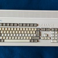 Amiga 1200 recap, slot esterno CF, pronto all’uso!