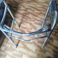 Deambulatore pieghevole per anziani