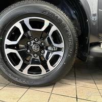 KIT GOMME, CERCHI --- HILUX 18"