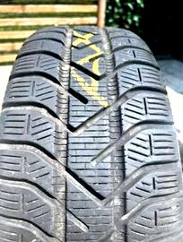 4 gomme Pirelli + cerchi e copricerchi