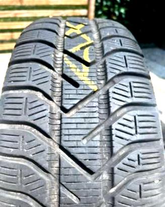 4 gomme Pirelli + cerchi e copricerchi
