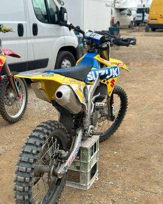 Suzuki rmz 250