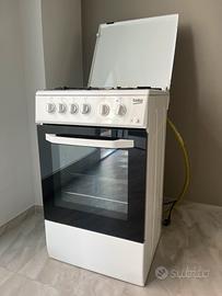 Cucina a gas, forno elettrico BEKO CSS42014FW