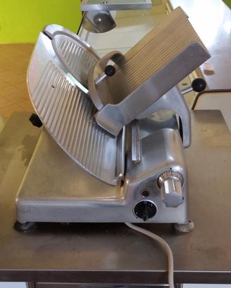 affettatrice professionale salumi 