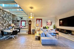 CASA INDIPENDENTE A DELLO