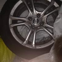 4 ruote con cerchi in lega +pneumatici l175 65 R15