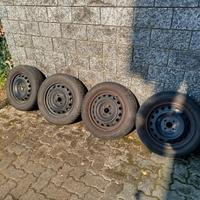 Cerchi e gomme toyota Yaris