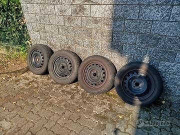 Cerchi e gomme toyota Yaris