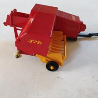 modellino pressa New Holland 376 originale 1978