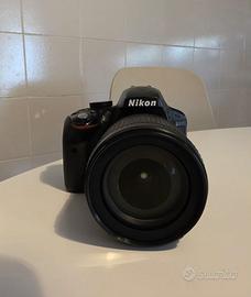 Nikon D3300 con 18-105mm + Obiettivo 35mm