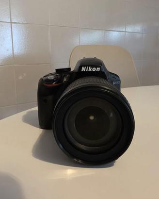 Nikon D3300 con 18-105mm + Obiettivo 35mm