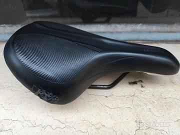 sella cube, pedali per bicicletta 