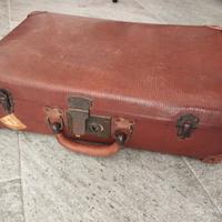 Valigia vintage  per arredamento o spettacoli