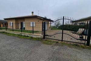 Luminosa villa singola monopiano