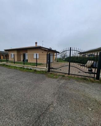 Luminosa villa singola monopiano