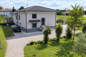 4 LOCALI A ROSÀ