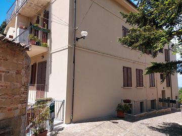 Mombaroccio recente 2 camere autonomo P.auto canti